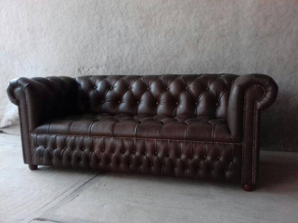 Sillón Chesterfield Capitoneado 100% Cuero (Love Seat)